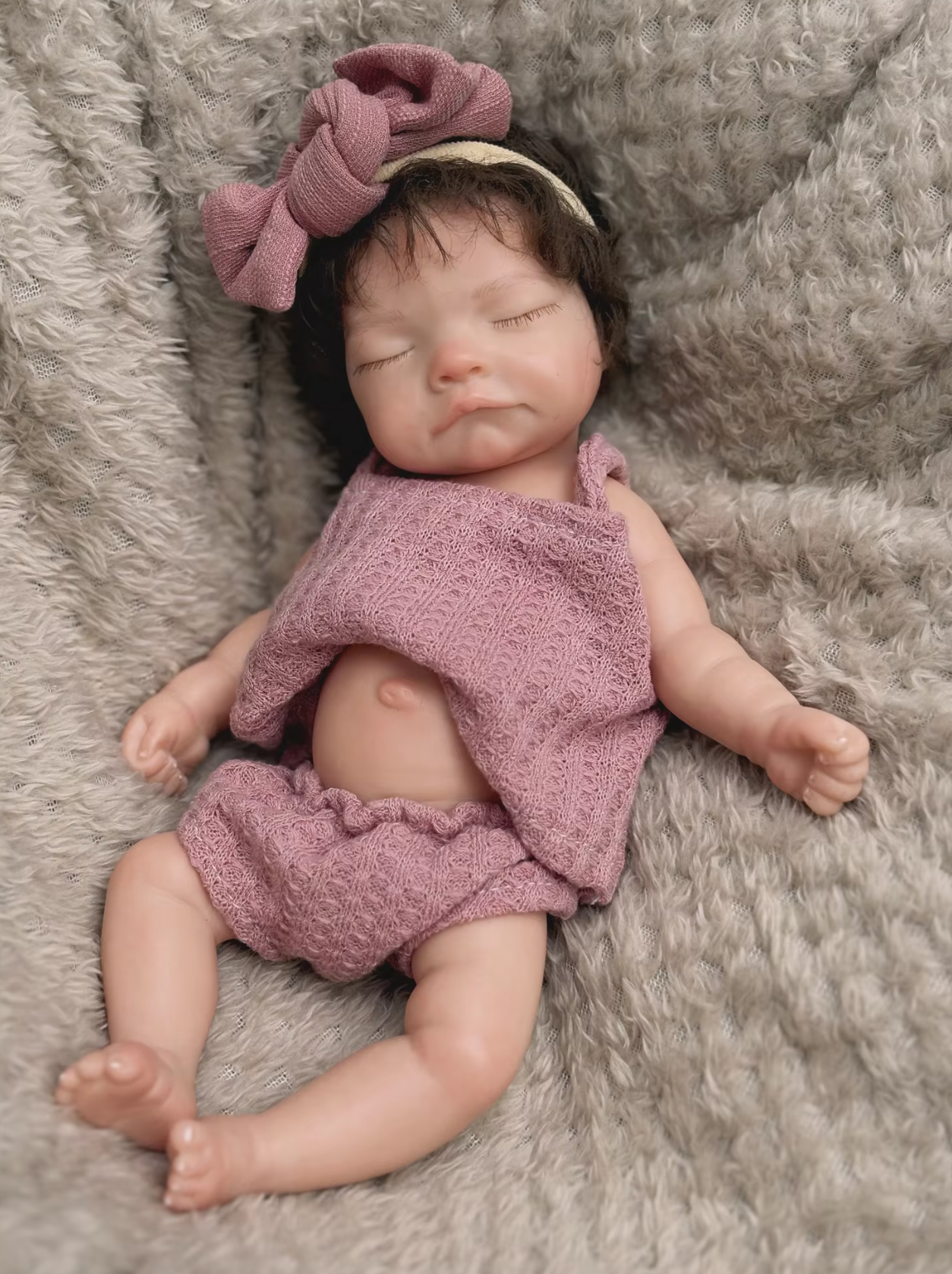 Emilia – 26 cm Vollsilikon Reborn Babypuppe mit Echten Haaren & Weichem Hautgefühl