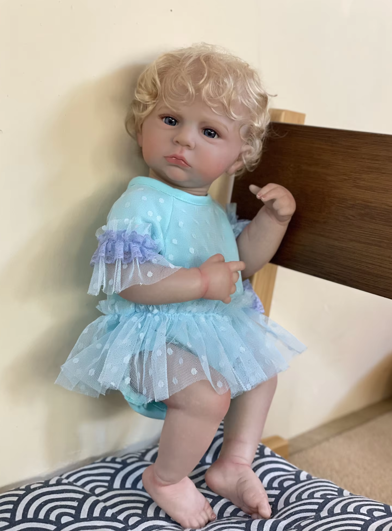 Isla – Lebensechte Reborn Babypuppe Mädchen mit Vollvinylkörper & Eingepflanztem Haar (47–50 cm)