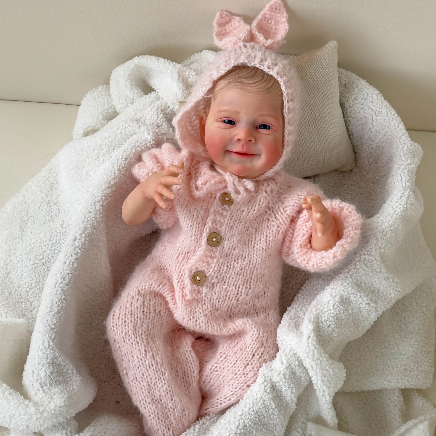 "Sebastia" – Das wache neugeborene Reborn-Babymädchen mit handbemalten Details
