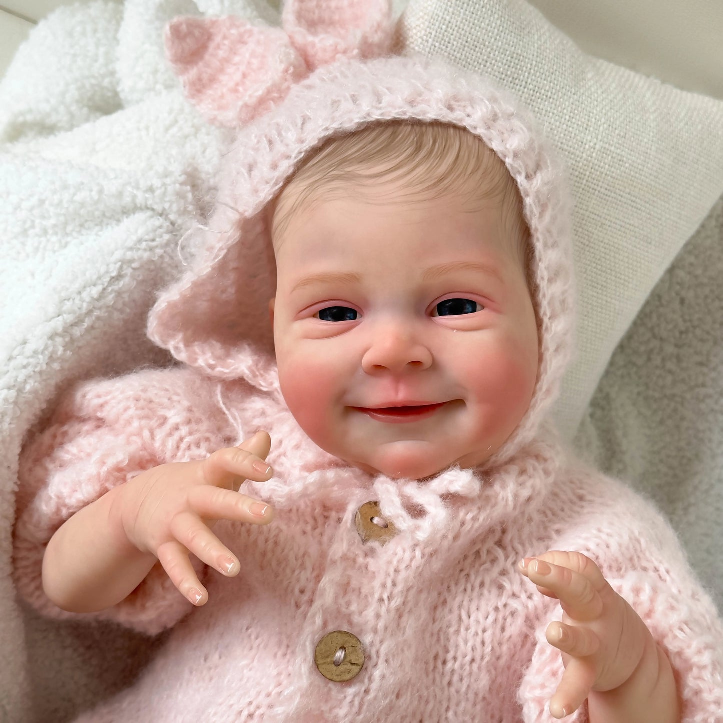 "Sebastia" – Das wache neugeborene Reborn-Babymädchen mit handbemalten Details