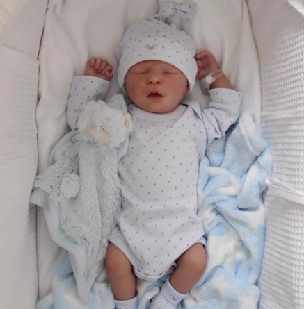 Schlafender Jungen-Reborn-Babypuppe – 17 Zoll flexibler Kleinkind mit lebensechten Merkmalen