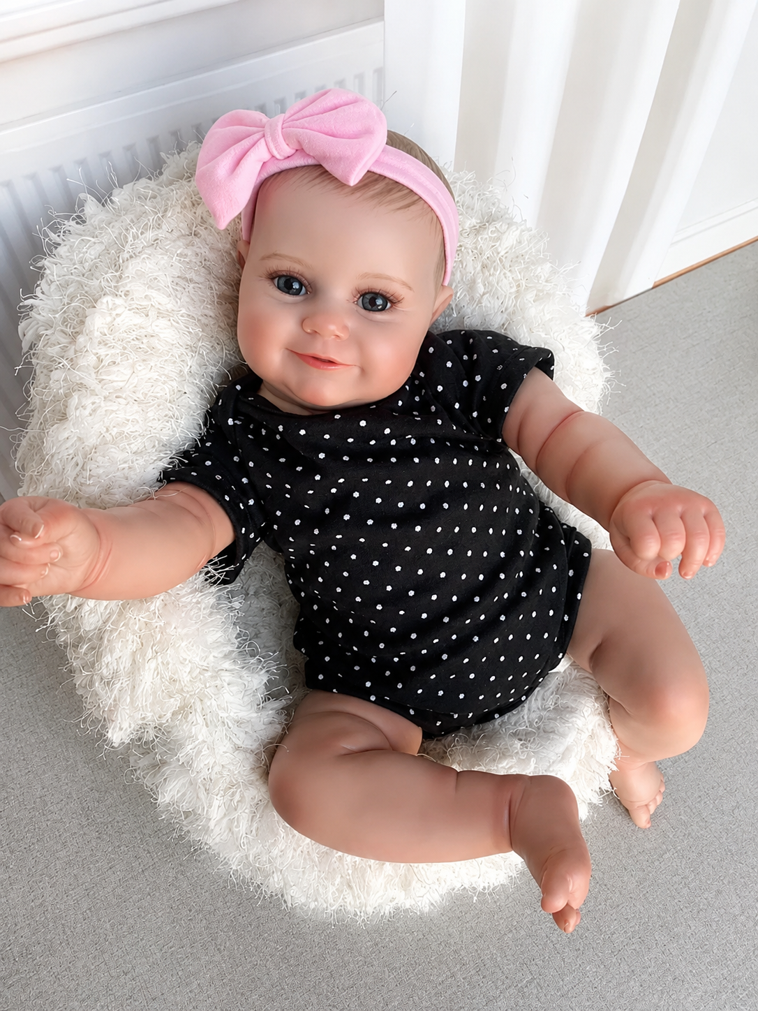 Maddie – 19-Zoll lächelnde Reborn-Babypuppe mit sichtbaren Adern